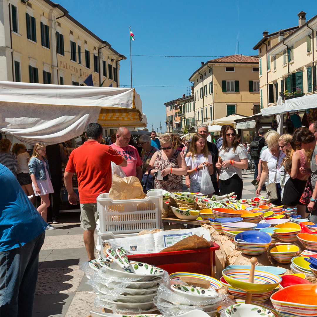 COMMERCIO IN PIAZZA