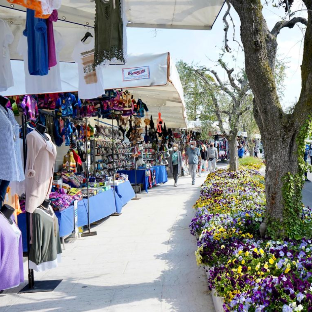 COMMERCIO IN PIAZZA